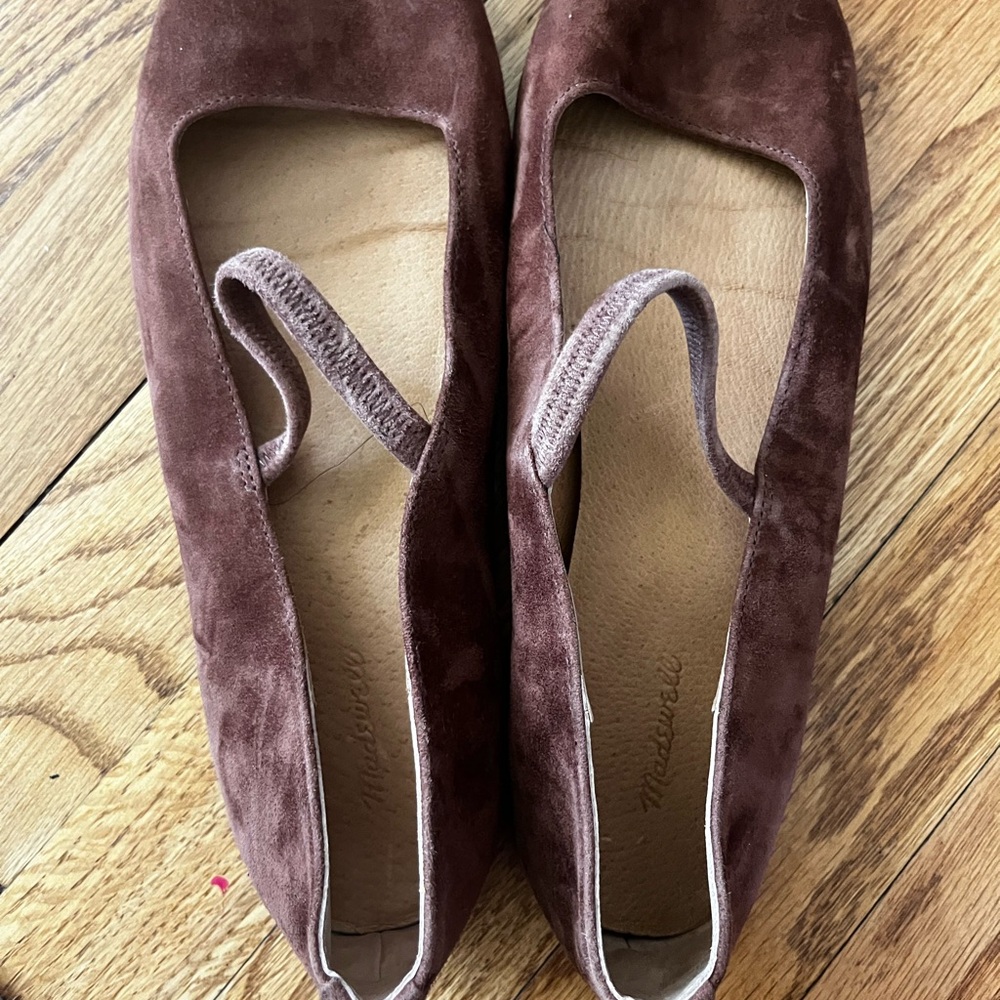 Madewell Brown Suede Flats Versatile and Comfortable
